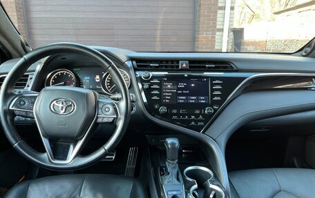 Toyota Camry, 2018 год, 9 фотография