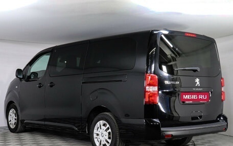 Peugeot Traveller I, 2019 год, 2 550 000 рублей, 7 фотография