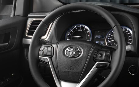 Toyota Highlander III, 2014 год, 2 999 000 рублей, 24 фотография