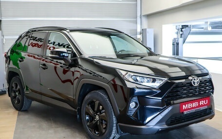 Toyota RAV4, 2021 год, 3 060 000 рублей, 3 фотография