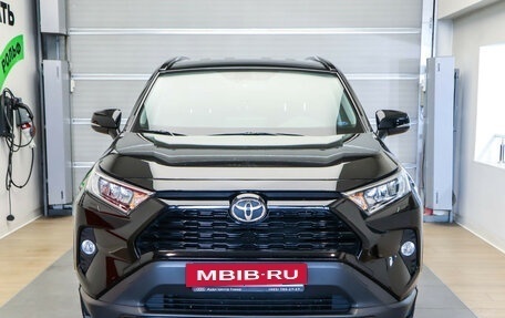 Toyota RAV4, 2021 год, 3 060 000 рублей, 2 фотография