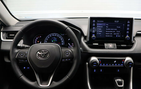 Toyota RAV4, 2021 год, 3 060 000 рублей, 19 фотография