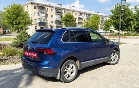 Volkswagen Tiguan II, 2018 год, 2 550 000 рублей, 3 фотография