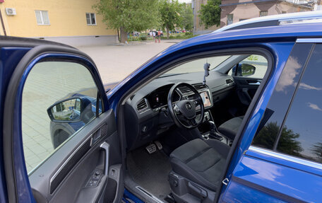 Volkswagen Tiguan II, 2018 год, 2 550 000 рублей, 9 фотография