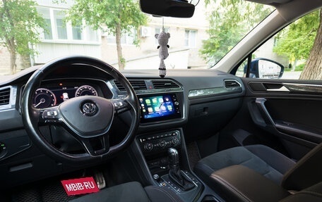 Volkswagen Tiguan II, 2018 год, 2 550 000 рублей, 15 фотография