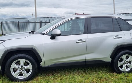 Toyota RAV4, 2022 год, 3 500 000 рублей, 2 фотография