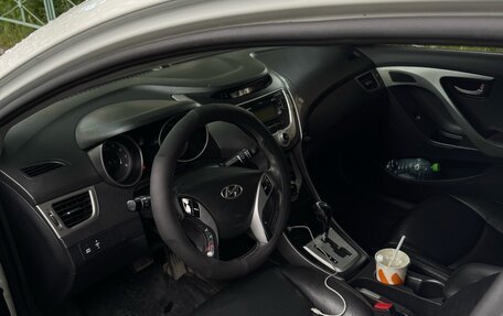 Hyundai Avante, 2012 год, 688 000 рублей, 6 фотография