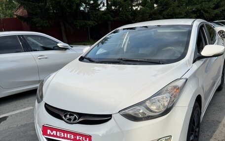 Hyundai Avante, 2012 год, 688 000 рублей, 2 фотография