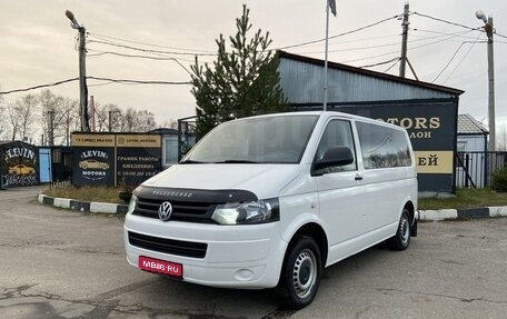 Volkswagen Caravelle T5, 2013 год, 1 450 000 рублей, 1 фотография
