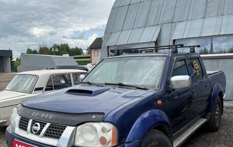 Nissan NP300, 2010 год, 600 000 рублей, 1 фотография