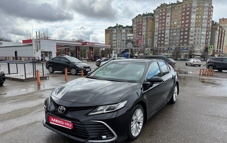 Toyota Camry, 2021 год, 2 500 000 рублей, 1 фотография