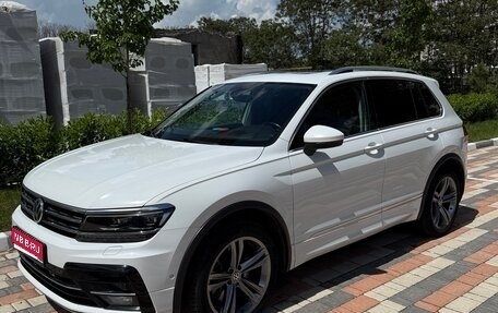 Volkswagen Tiguan II, 2019 год, 2 450 000 рублей, 1 фотография