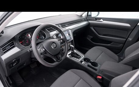 Volkswagen Passat B8 рестайлинг, 2018 год, 1 650 000 рублей, 4 фотография