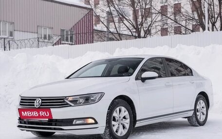 Volkswagen Passat B8 рестайлинг, 2018 год, 1 650 000 рублей, 3 фотография