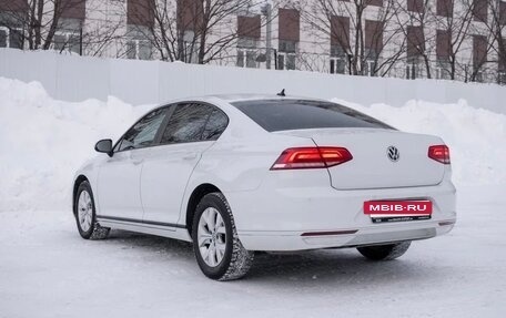 Volkswagen Passat B8 рестайлинг, 2018 год, 1 650 000 рублей, 17 фотография