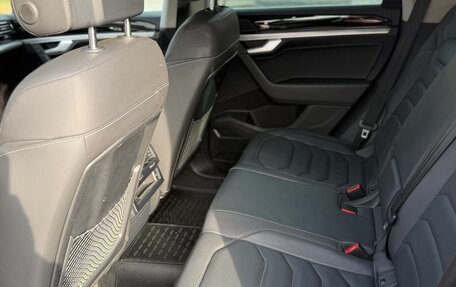 Volkswagen Touareg III, 2018 год, 3 700 000 рублей, 9 фотография