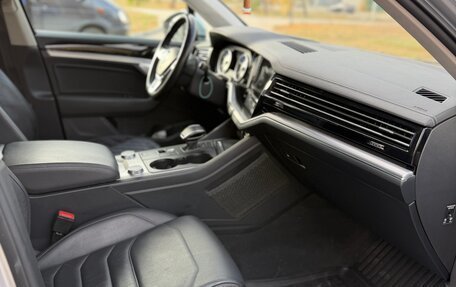 Volkswagen Touareg III, 2018 год, 3 700 000 рублей, 15 фотография
