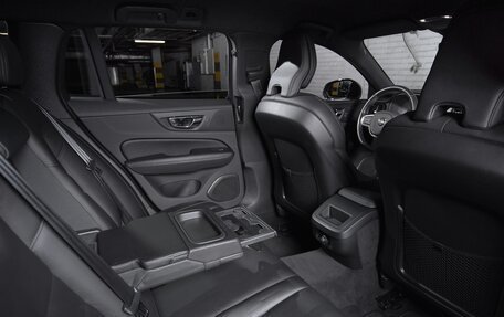 Volvo V60 II, 2019 год, 2 570 000 рублей, 15 фотография
