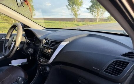 Hyundai Solaris II рестайлинг, 2016 год, 1 300 000 рублей, 12 фотография