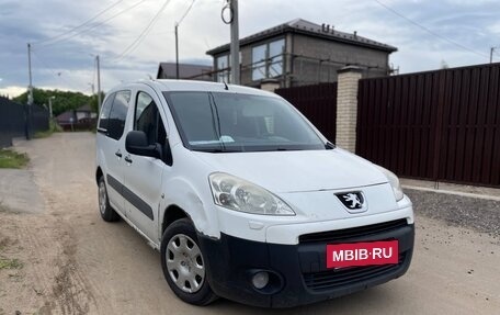 Peugeot Partner II рестайлинг 2, 2012 год, 590 000 рублей, 2 фотография