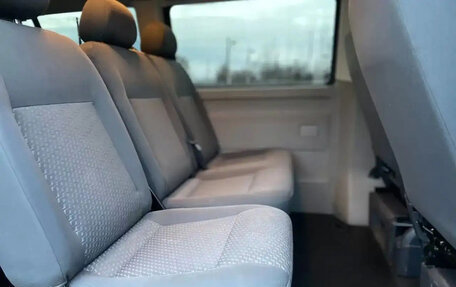 Volkswagen Caravelle T5, 2013 год, 1 450 000 рублей, 5 фотография