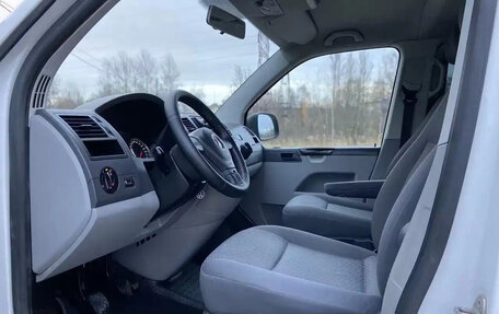 Volkswagen Caravelle T5, 2013 год, 1 450 000 рублей, 8 фотография