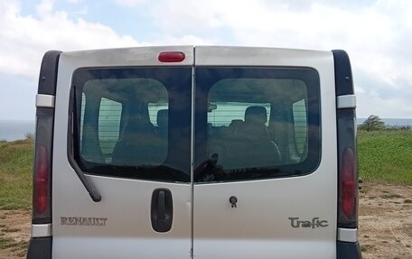Renault Trafic, 2006 год, 1 000 000 рублей, 4 фотография