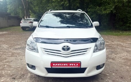 Toyota Verso I, 2011 год, 1 000 000 рублей, 2 фотография