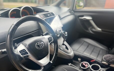 Toyota Verso I, 2011 год, 1 000 000 рублей, 15 фотография