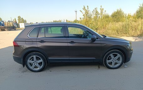 Volkswagen Tiguan II, 2017 год, 2 400 000 рублей, 4 фотография