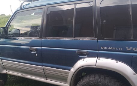 Mitsubishi Pajero III рестайлинг, 1994 год, 450 000 рублей, 2 фотография
