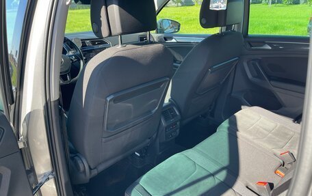 Volkswagen Tiguan II, 2018 год, 2 200 000 рублей, 10 фотография