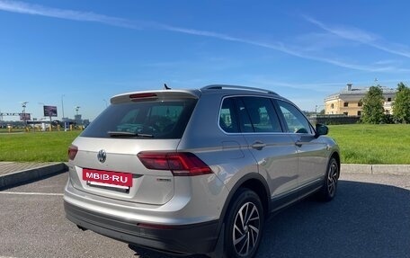 Volkswagen Tiguan II, 2018 год, 2 200 000 рублей, 3 фотография