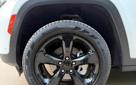 Jeep Grand Cherokee, 2022 год, 7 300 000 рублей, 26 фотография