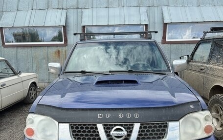 Nissan NP300, 2010 год, 600 000 рублей, 2 фотография