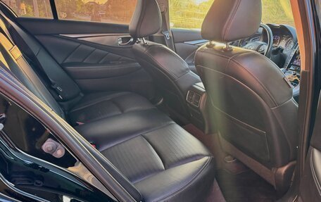 Infiniti Q50 I рестайлинг, 2015 год, 2 000 000 рублей, 18 фотография