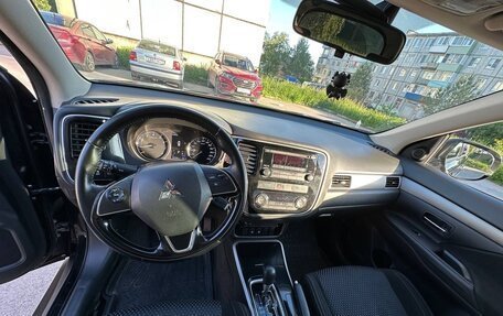 Mitsubishi Outlander III рестайлинг 3, 2017 год, 1 999 999 рублей, 7 фотография