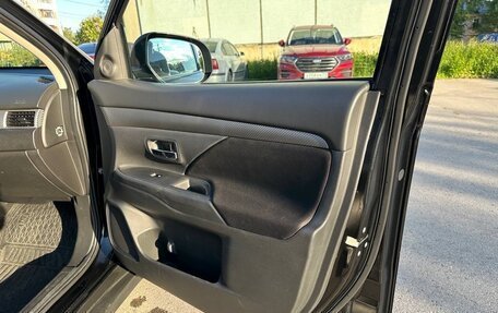 Mitsubishi Outlander III рестайлинг 3, 2017 год, 1 999 999 рублей, 9 фотография
