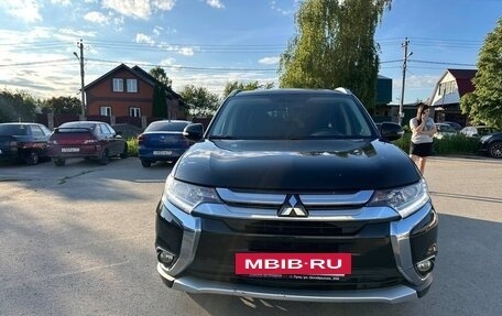 Mitsubishi Outlander III рестайлинг 3, 2017 год, 1 999 999 рублей, 16 фотография