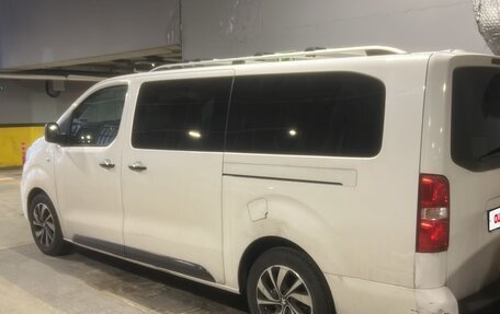 Peugeot Traveller I, 2018 год, 3 200 000 рублей, 2 фотография