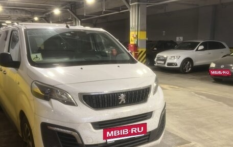 Peugeot Traveller I, 2018 год, 3 200 000 рублей, 4 фотография