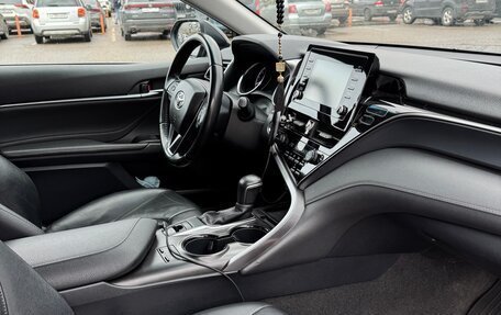Toyota Camry, 2021 год, 2 500 000 рублей, 7 фотография