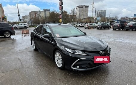 Toyota Camry, 2021 год, 2 500 000 рублей, 4 фотография