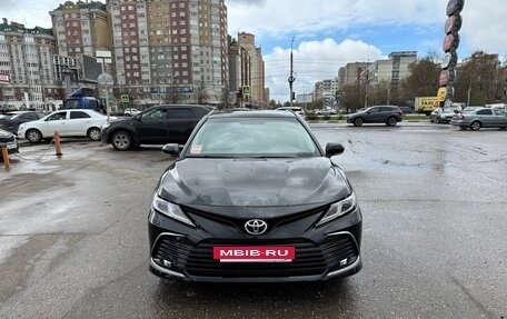 Toyota Camry, 2021 год, 2 500 000 рублей, 3 фотография