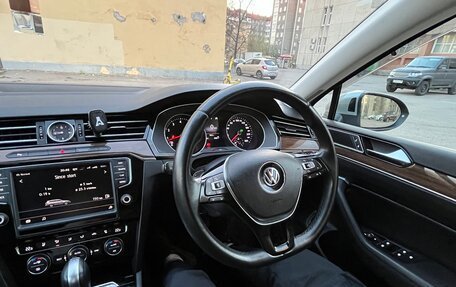 Volkswagen Passat B8 рестайлинг, 2015 год, 1 680 000 рублей, 17 фотография