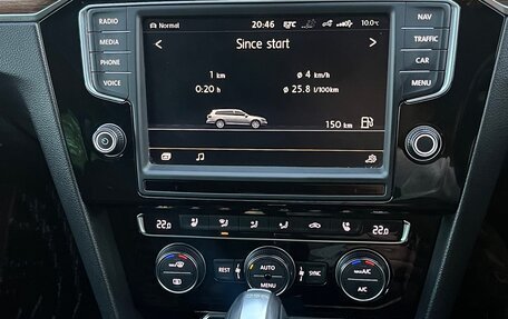 Volkswagen Passat B8 рестайлинг, 2015 год, 1 680 000 рублей, 18 фотография