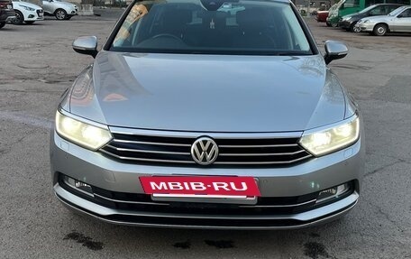 Volkswagen Passat B8 рестайлинг, 2015 год, 1 680 000 рублей, 14 фотография