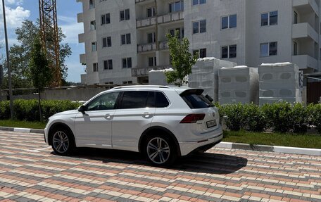 Volkswagen Tiguan II, 2019 год, 2 450 000 рублей, 2 фотография