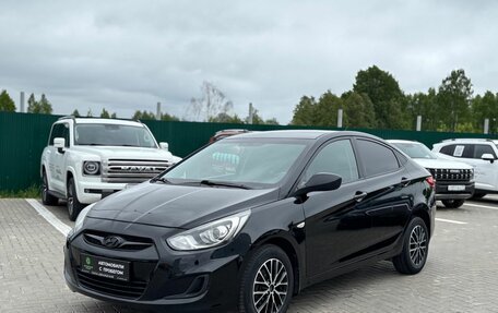 Hyundai Solaris II рестайлинг, 2013 год, 800 000 рублей, 1 фотография