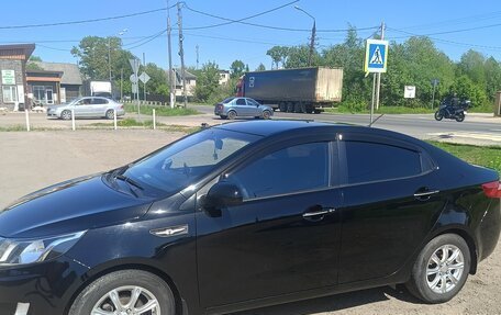 KIA Rio III рестайлинг, 2013 год, 880 000 рублей, 2 фотография